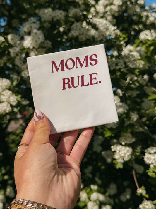Tegeltje Moms rule.
